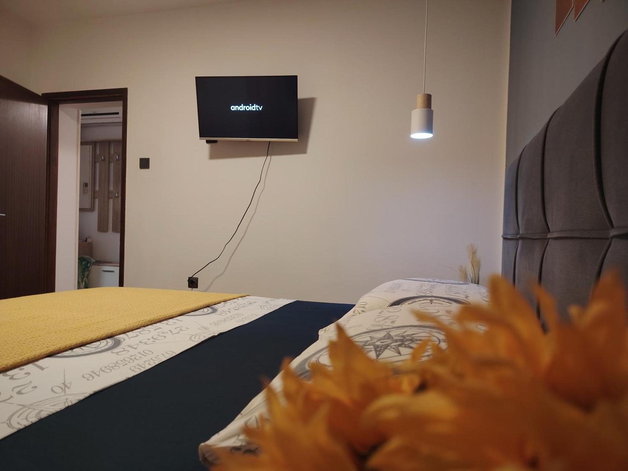 Apartman Hric -50M Od Plaze- Mali Lošinj Eksteriør billede